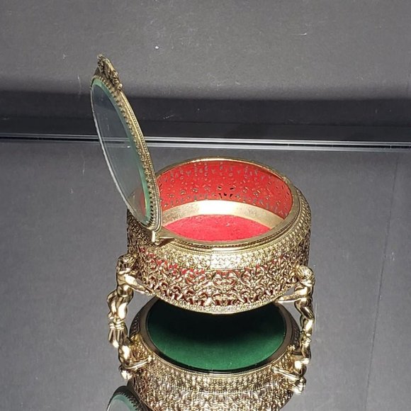 Hollywood Regency Ormolu Filigree Cherub Glass Lidded Vanity Box (Vintage) - Picture 4 of 10